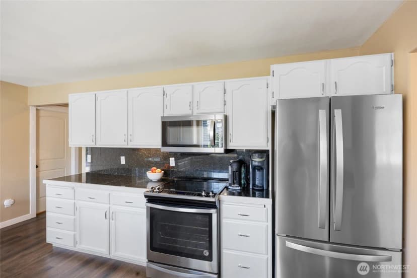 Property photo for 2327 Grand Avenue, East Wenatchee photo 16