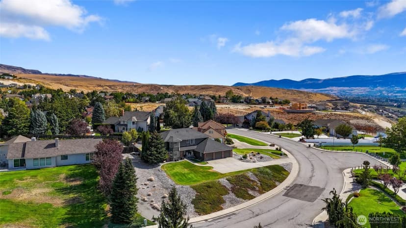 Property photo for 2327 Grand Avenue, East Wenatchee photo 38