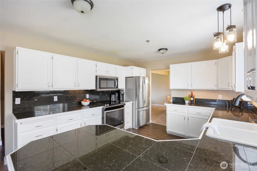 Property photo for 2327 Grand Avenue, East Wenatchee photo 15