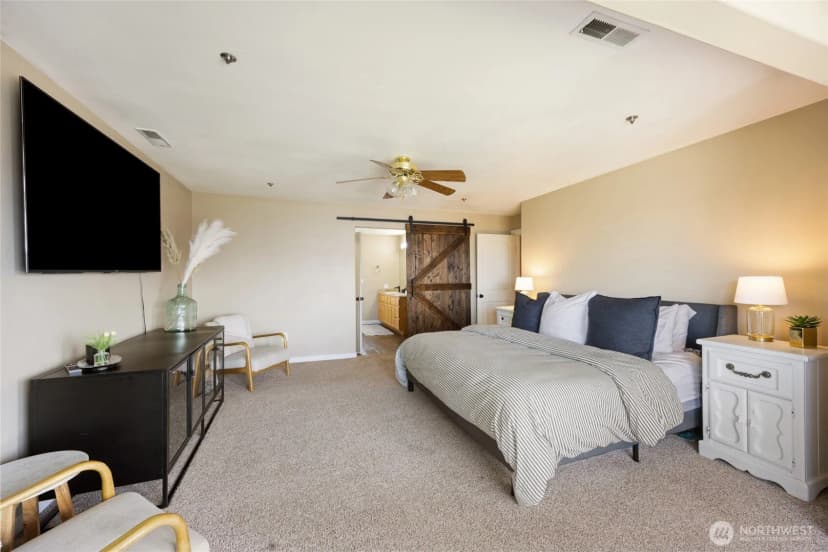 Property photo for 2327 Grand Avenue, East Wenatchee photo 24