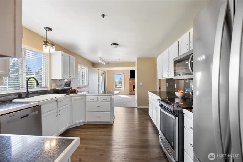 Property photo for 2327 Grand Avenue, East Wenatchee photo 13