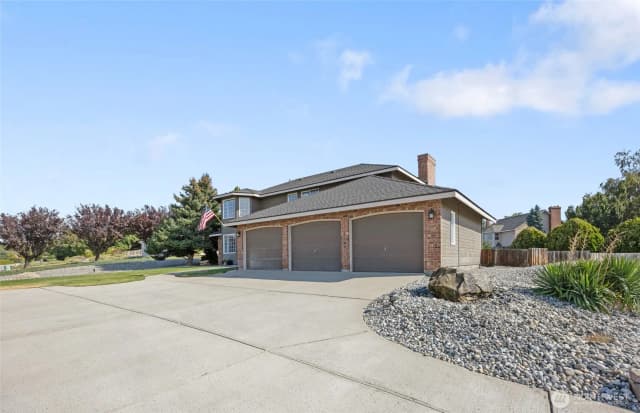 Property photo for 2327 Grand Avenue, East Wenatchee photo 4