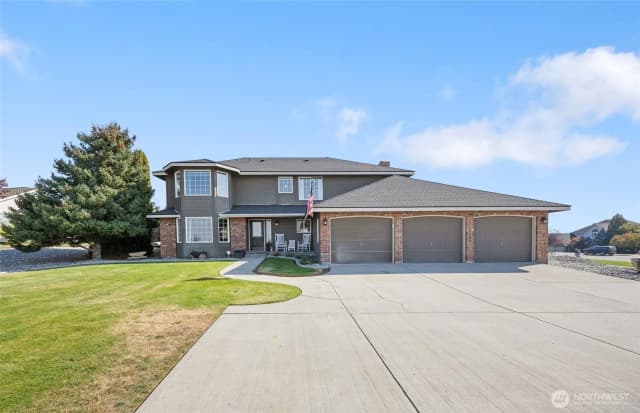 Property photo for 2327 Grand Avenue, East Wenatchee photo 5