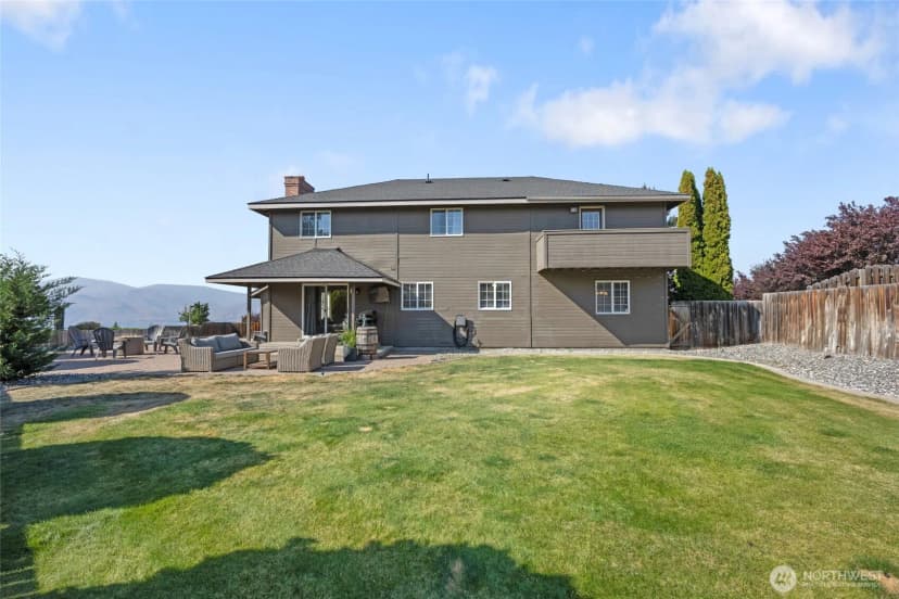 Property photo for 2327 Grand Avenue, East Wenatchee photo 33