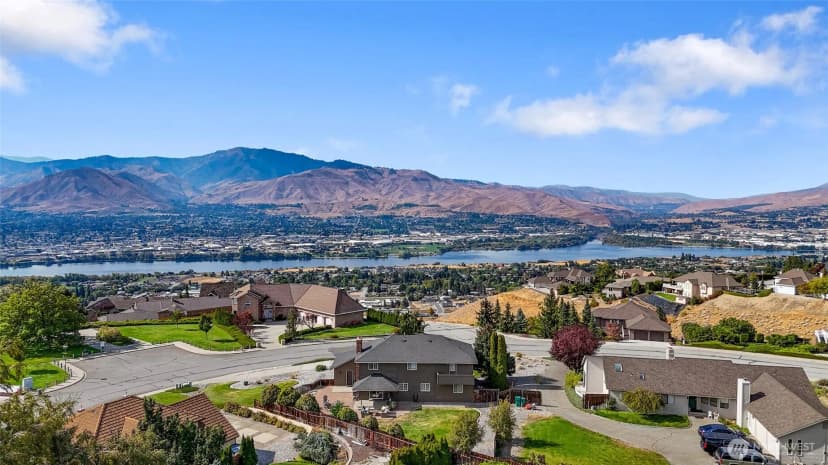 Property photo for 2327 Grand Avenue, East Wenatchee photo 36