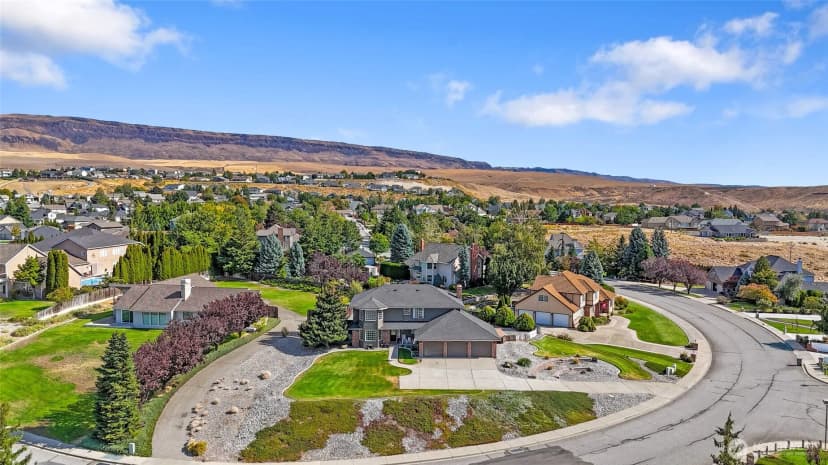 Property photo for 2327 Grand Avenue, East Wenatchee photo 34