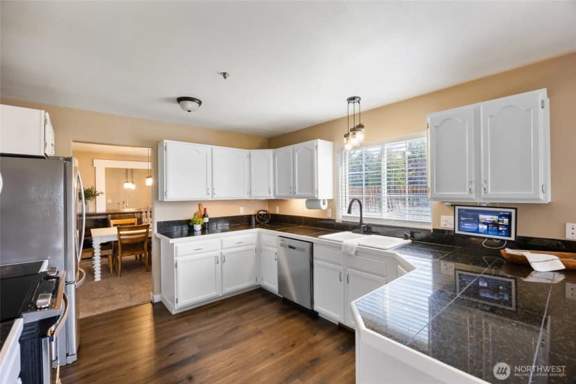Property photo for 2327 Grand Avenue, East Wenatchee photo 14