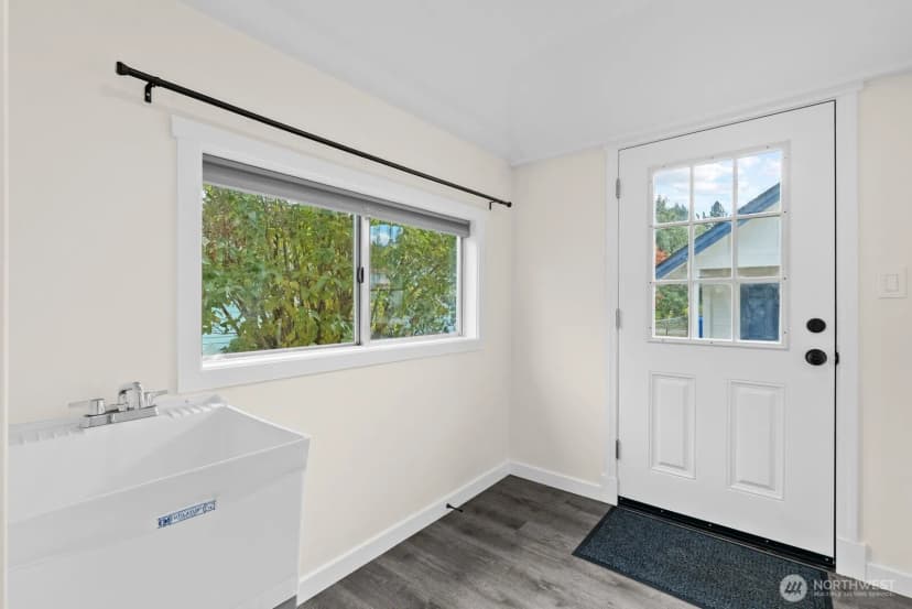 Property photo for 507 Center St W, Eatonville photo 19