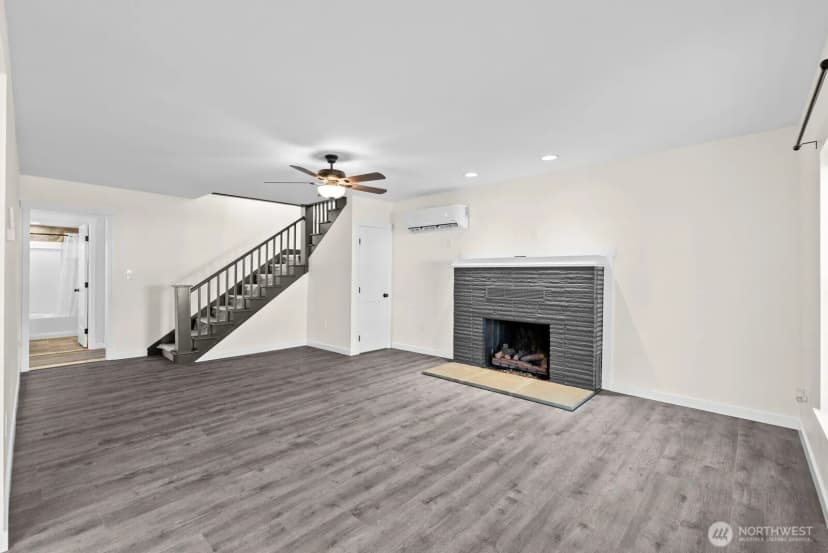 Property photo for 507 Center St W, Eatonville photo 4