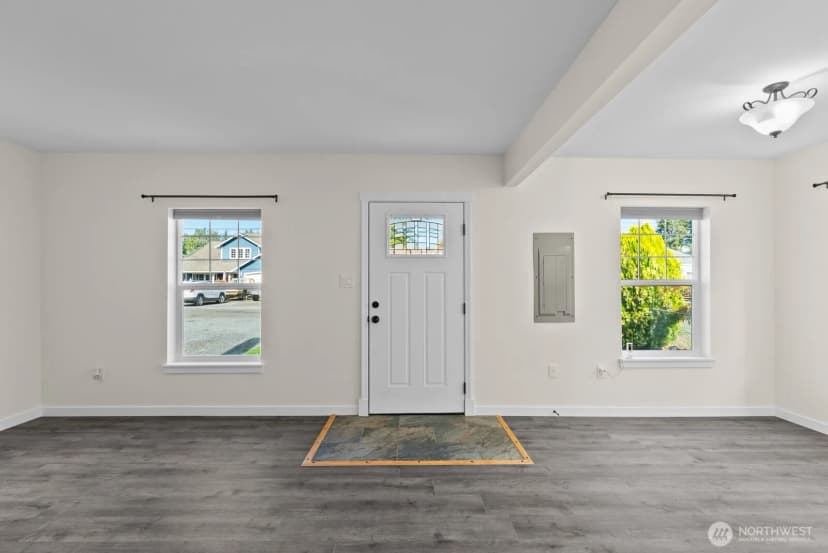 Property photo for 507 Center St W, Eatonville photo 7