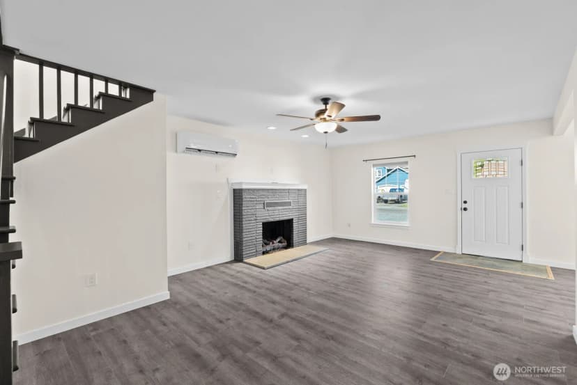 Property photo for 507 Center St W, Eatonville photo 8