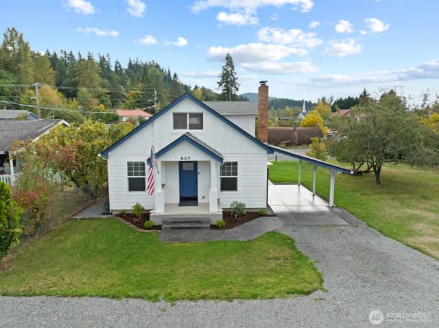 Property photo for 507 Center St W, Eatonville photo 2