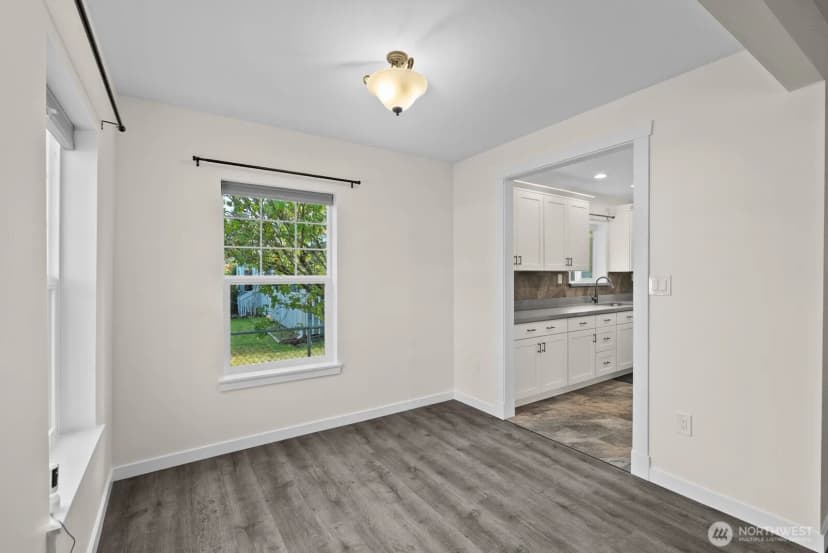 Property photo for 507 Center St W, Eatonville photo 10