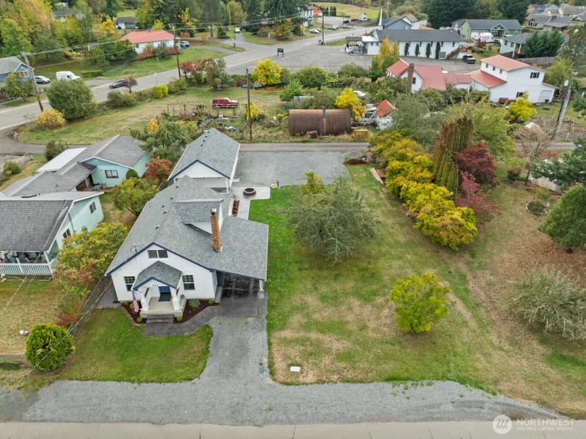 Property photo for 507 Center St W, Eatonville photo 32