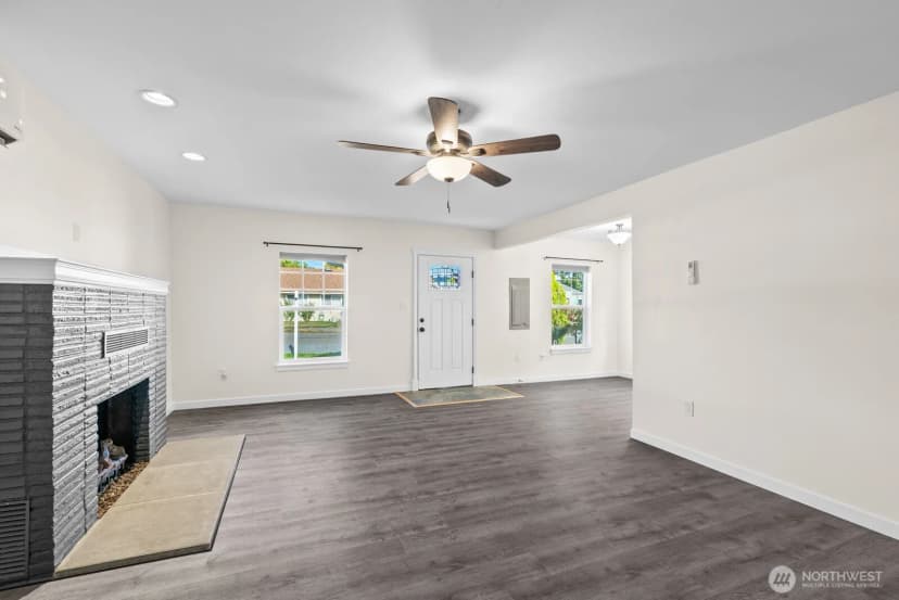 Property photo for 507 Center St W, Eatonville photo 9