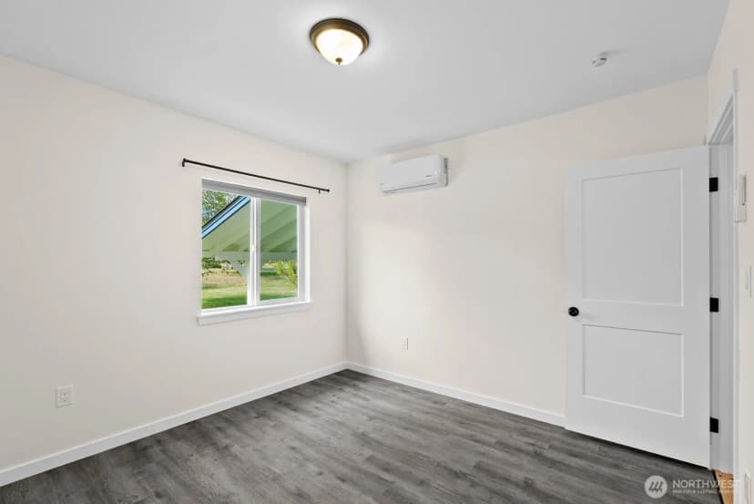 Property photo for 507 Center St W, Eatonville photo 16