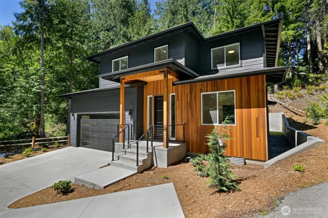 Property photo for 4750 Lost Creek Lane, Bellingham photo 2