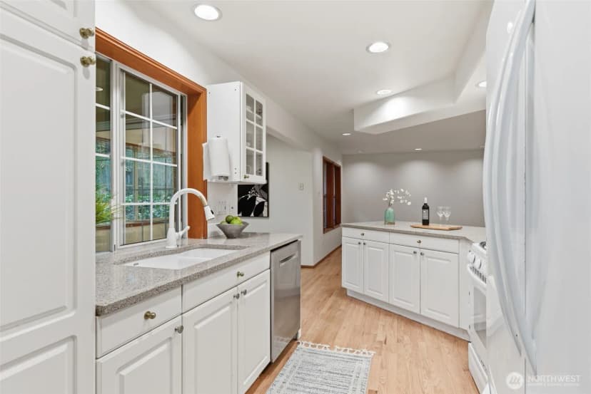 Property photo for 11647 29th Avenue Sw, Burien photo 11