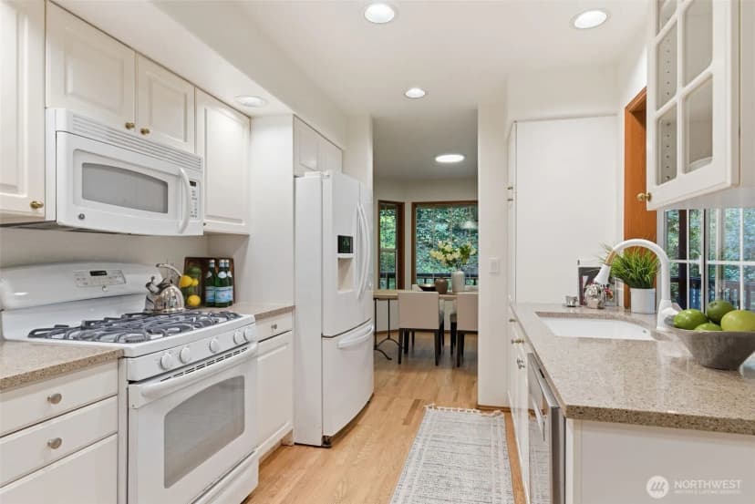 Property photo for 11647 29th Avenue Sw, Burien photo 10