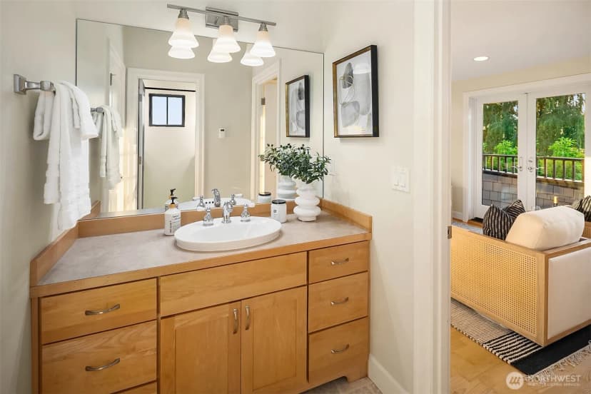 Property photo for 6822 31st Avenue Ne, Seattle photo 28