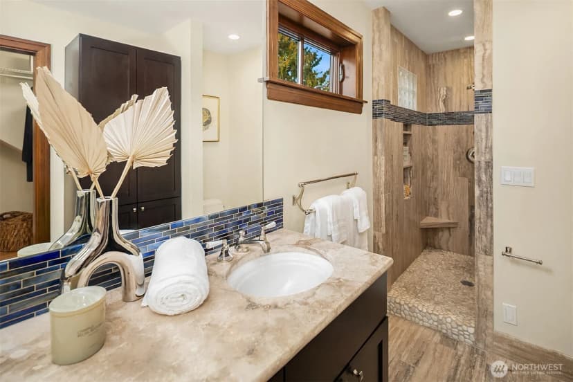 Property photo for 6822 31st Avenue Ne, Seattle photo 19