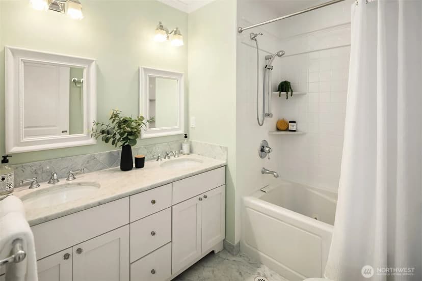 Property photo for 6822 31st Avenue Ne, Seattle photo 24