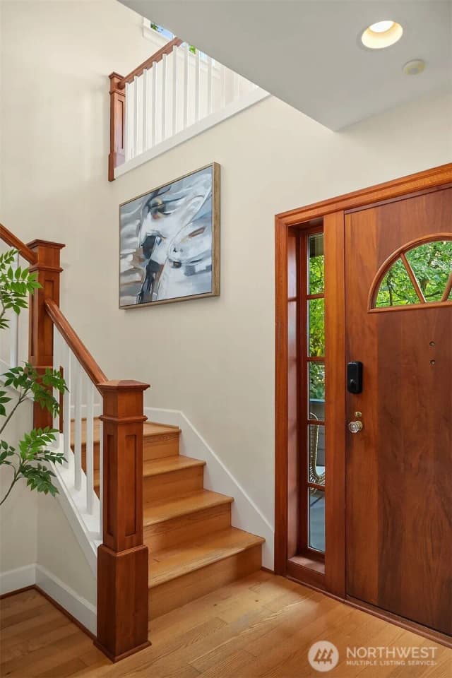 Property photo for 6822 31st Avenue Ne, Seattle photo 3
