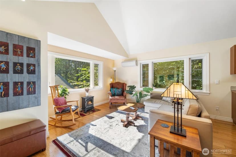 Property photo for 18464 47th Place Ne, Lake Forest Park photo 5