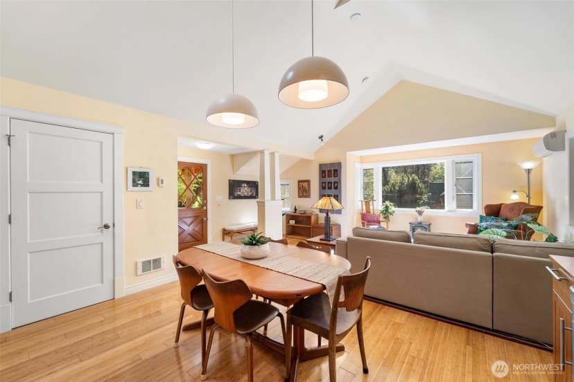 Property photo for 18464 47th Place Ne, Lake Forest Park photo 9