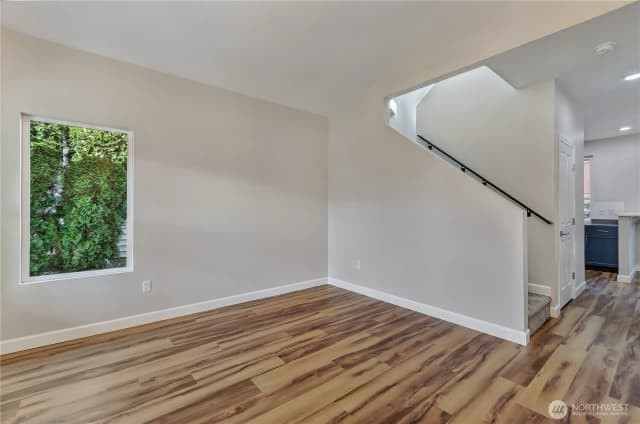 Property photo for 2101 62nd Street Se, Auburn photo 3