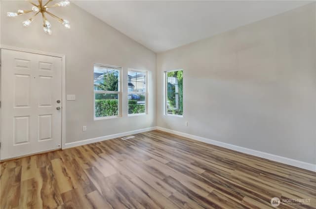 Property photo for 2101 62nd Street Se, Auburn photo 4