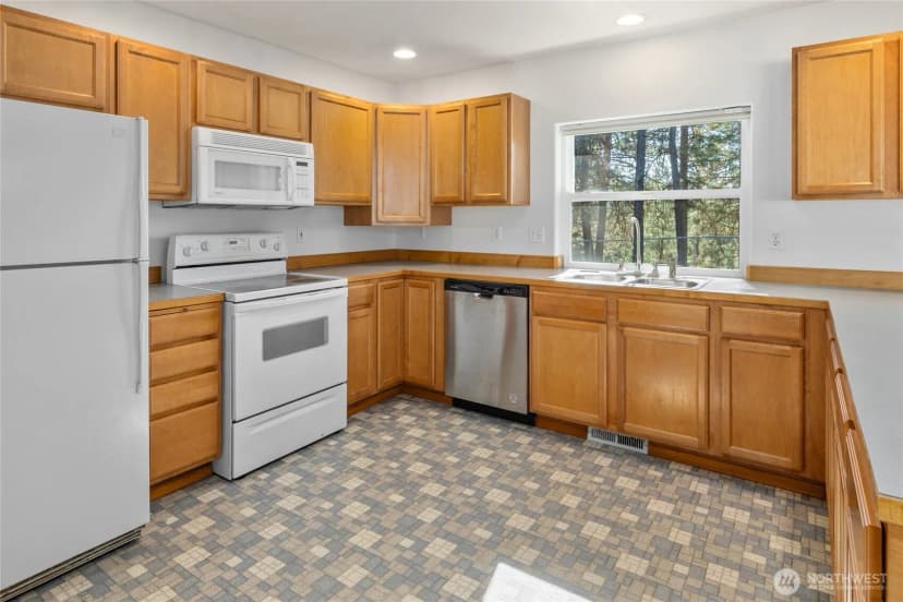 Property photo for 5855 Thorp Prarie Road, Cle Elum photo 9