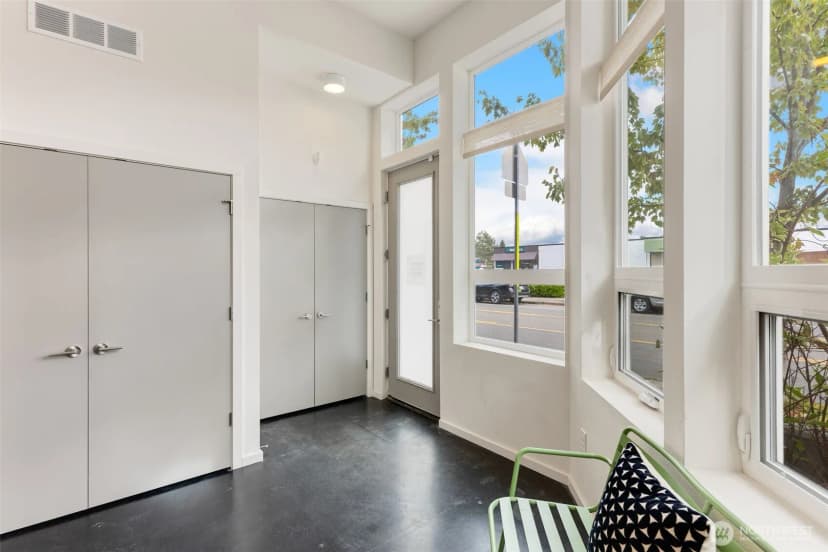 Property photo for 7327 35th Avenue Ne, Seattle photo 3