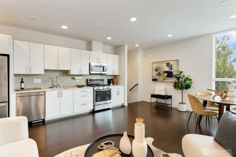 Property photo for 7327 35th Avenue Ne, Seattle photo 10