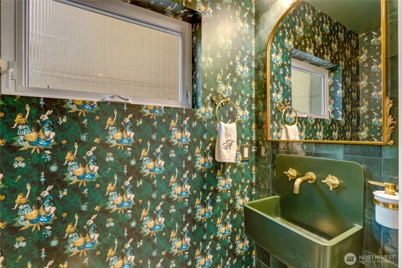 Property photo for 2204 California Avenue Sw #a, Seattle photo 9