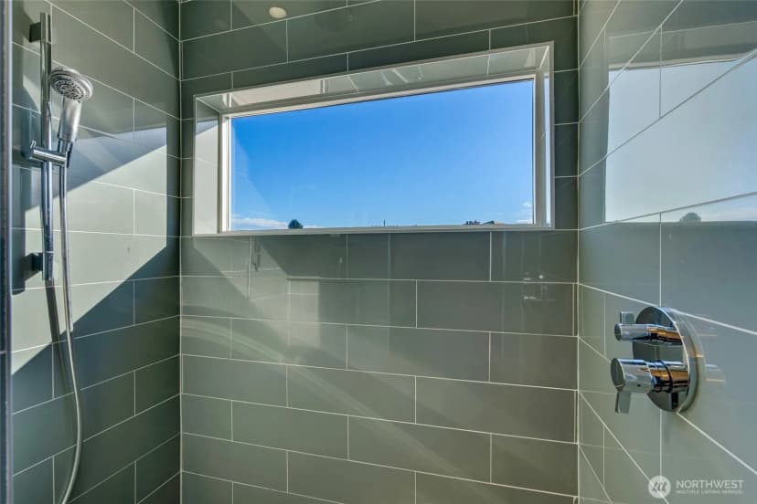 Property photo for 2204 California Avenue Sw #a, Seattle photo 14
