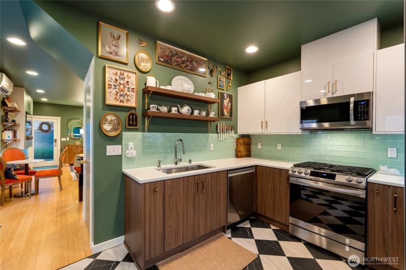 Property photo for 2204 California Avenue Sw #a, Seattle photo 8