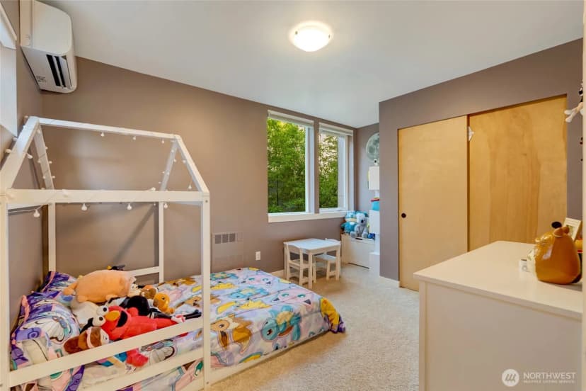 Property photo for 2204 California Avenue Sw #a, Seattle photo 17