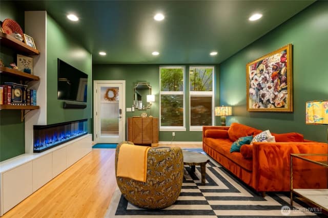 Property photo for 2204 California Avenue Sw #a, Seattle photo 3