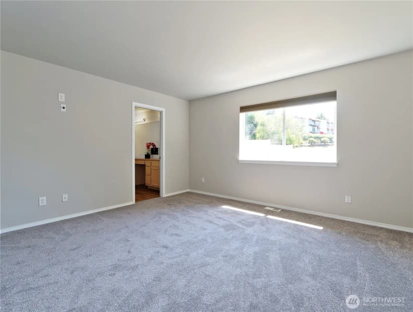 Property photo for 2409 Ne 11th Court, Renton photo 11