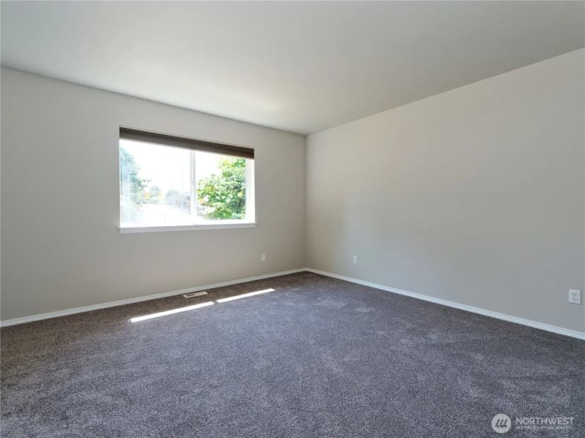 Property photo for 2409 Ne 11th Court, Renton photo 15