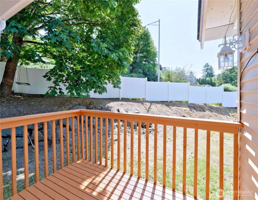 Property photo for 2409 Ne 11th Court, Renton photo 9