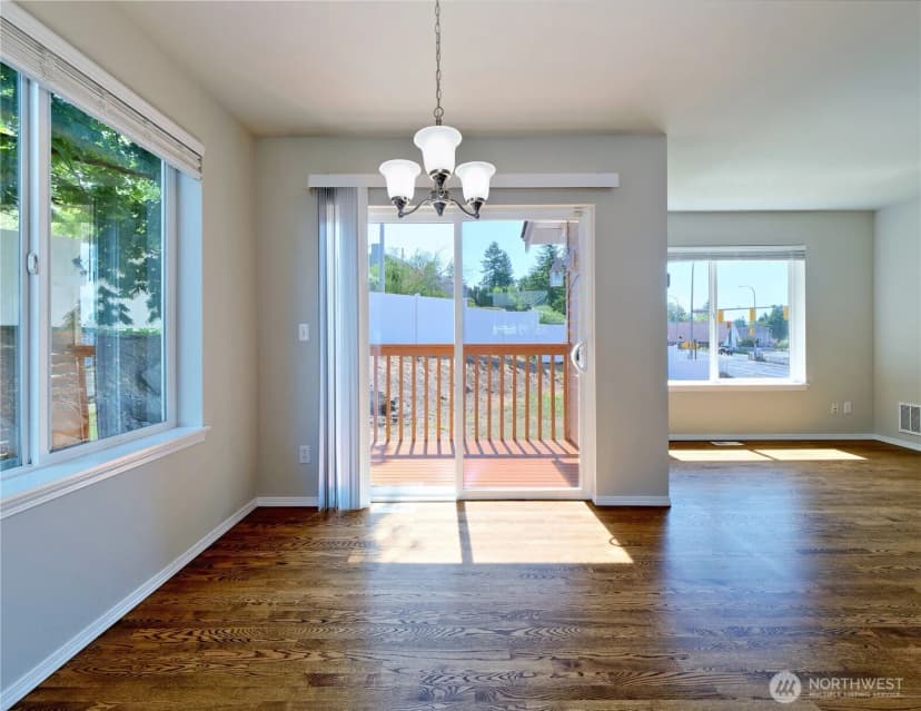 Property photo for 2409 Ne 11th Court, Renton photo 7