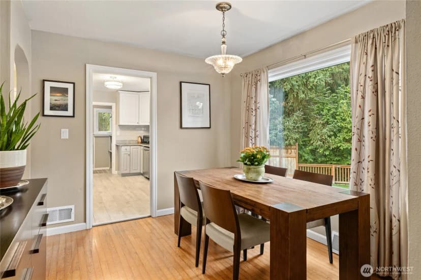 Property photo for 2020 Sunset Drive W, University Place photo 6
