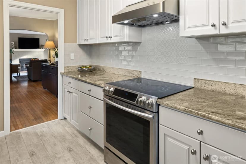 Property photo for 2020 Sunset Drive W, University Place photo 15