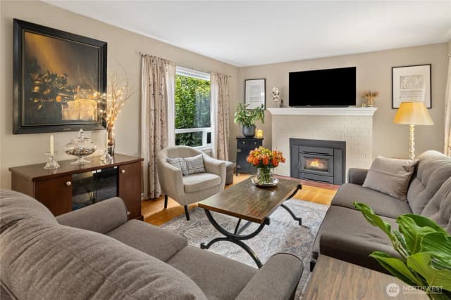 Property photo for 2020 Sunset Drive W, University Place photo 4