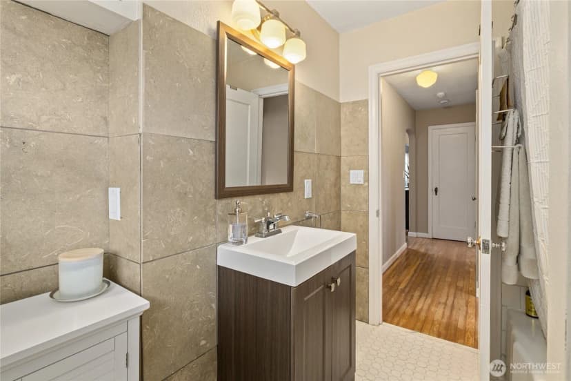 Property photo for 2020 Sunset Drive W, University Place photo 11