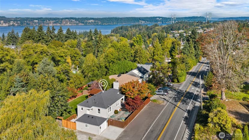 Property photo for 2020 Sunset Drive W, University Place photo 39