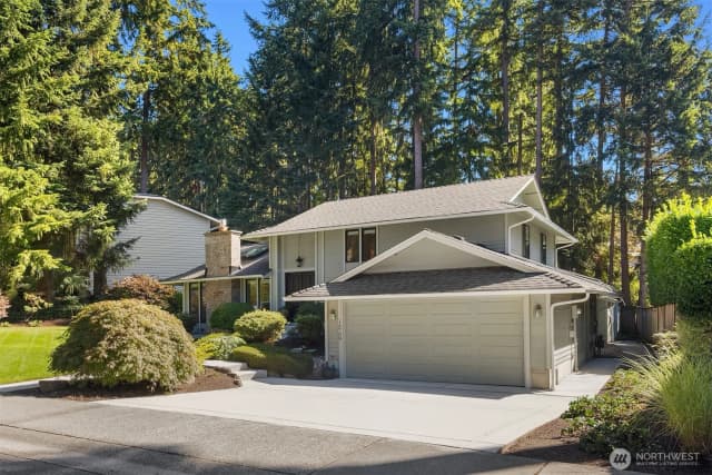 Property photo for 16709 Ne 102 Place, Redmond photo 2