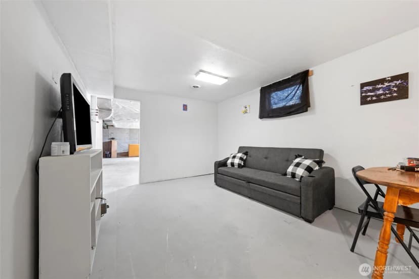 Property photo for 411 N Wahl, Lind photo 21